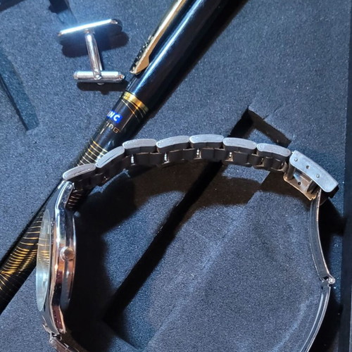 Lena men's set with watch, cufflinks and tie clip like new
