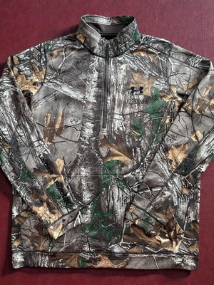 Under Armour Realtree Threadborne half zip fleece jacket like new, size L