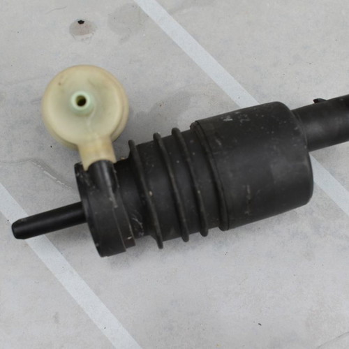 VW Golf 4 - VW Bora windshield washer reservoir pump used