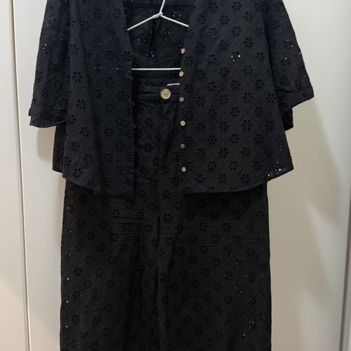 Zara two-piece set with embroidered floral details, like new
