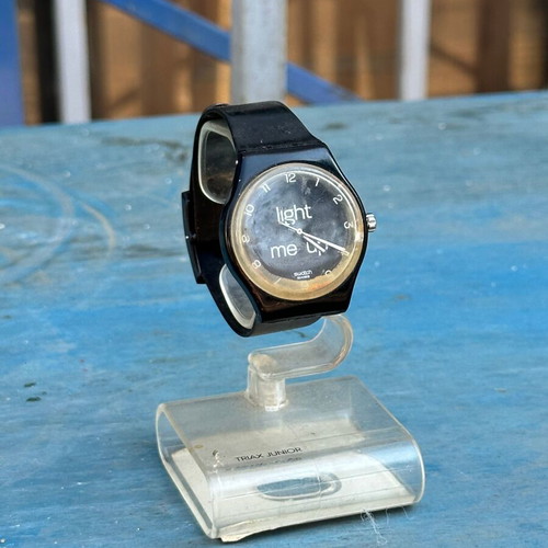 Swatch Light Me Up GB908 Black Loomi vintage watch for repair or collection