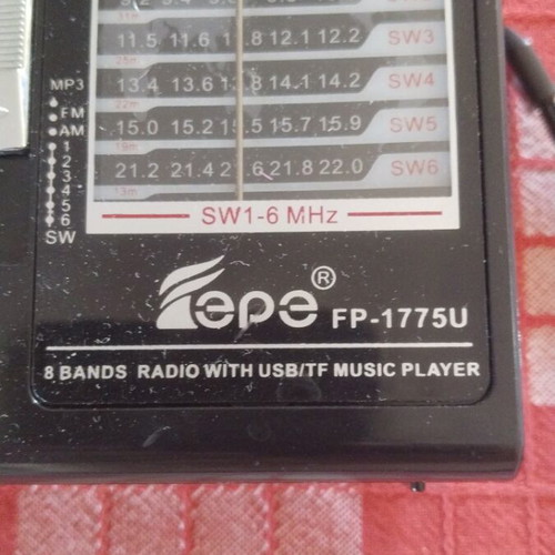 Radio FM/AM with 6 SW Bands, USB TF card, light
