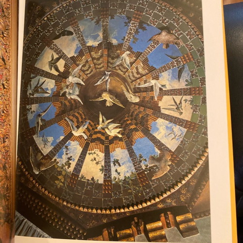 Gaudi book like new, English