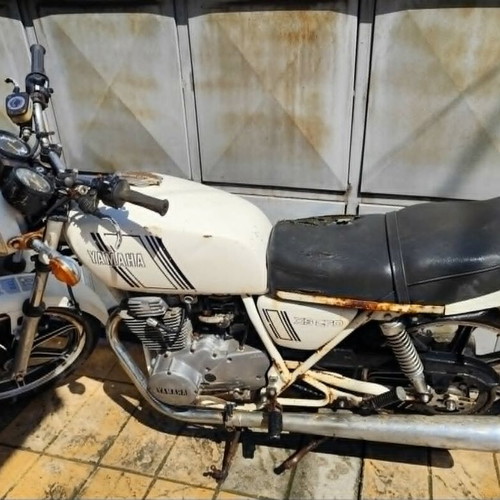 Yamaha XS250 motorcycle used for spare parts 1977-1981