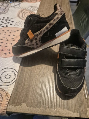 Puma kids shoes size 20 used in good condition