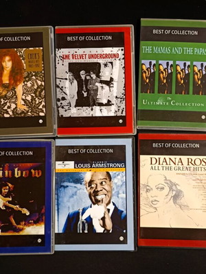 Music CDs like new, pack of 16 with foreign music