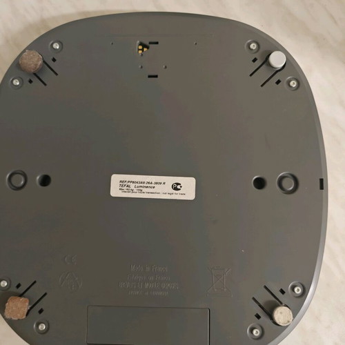 Electronic bathroom scale like new