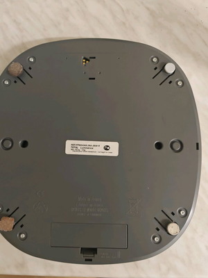 Electronic bathroom scale like new