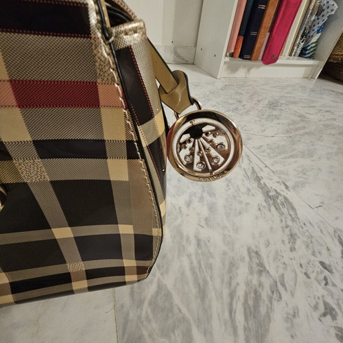 Gongca Checked Shoulder and Handbag with Gold Details like new