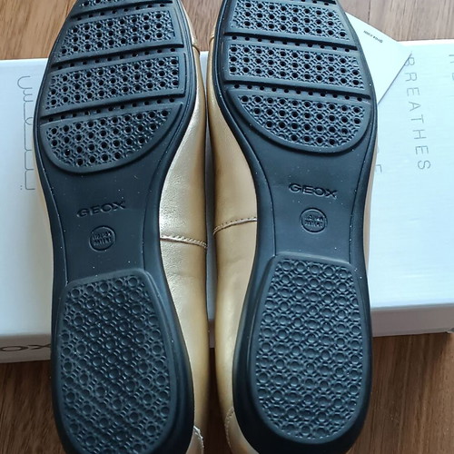 Geox ballerinas gold new, size 38