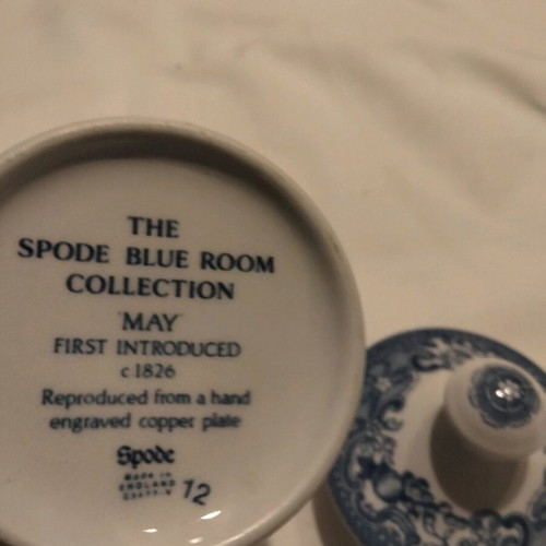 Fine porcelain jar with lid like new (The Spode Blue Room Collection)