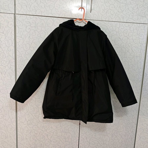 Women's jacket XL used, black with hood and drawstring
