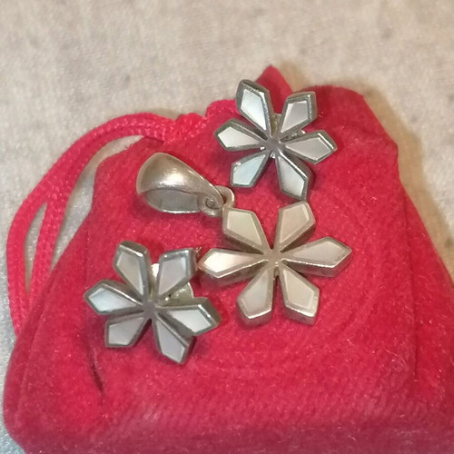 Women's silver jewelry set used, lightly worn