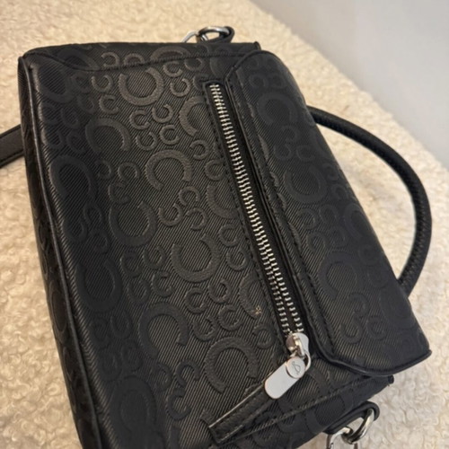 Caprisa crossbody bag like new, black
