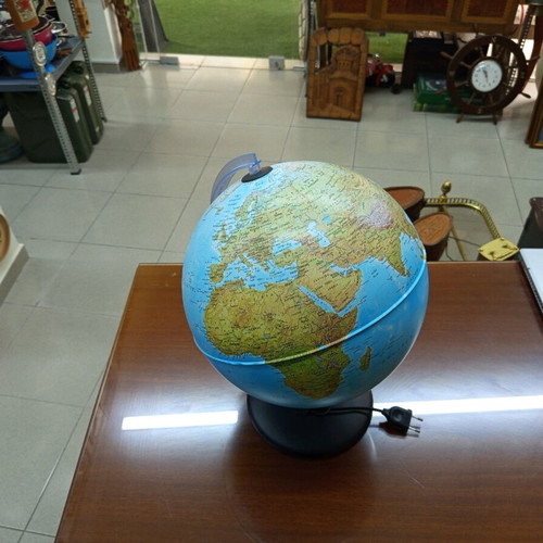 Globe lamp with map new