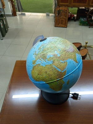Globe lamp with map new