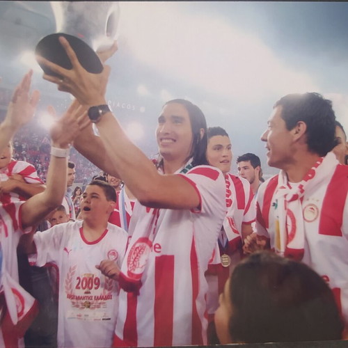 Olympiacos authentic photo like new