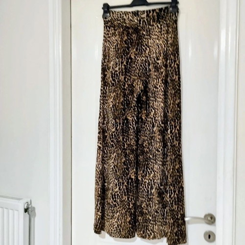 Animal print leopard palazzo pants, size M, elastic, stylish
