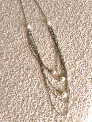 Stainless steel necklace like new, silver color