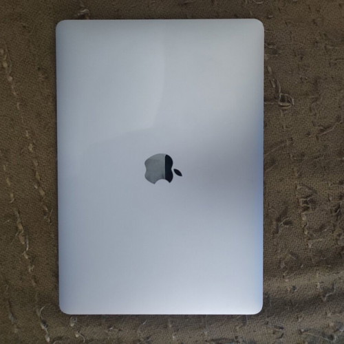 Macbook Air 2020 M1 8GB 256GB used with charger