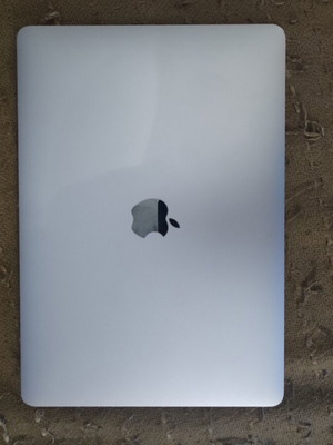 Macbook Air 2020 M1 8GB 256GB used with charger