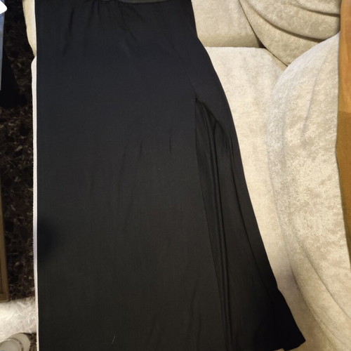 Maxi summer skirt black used, one size with side slit and belt