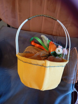 Vintage πασχαλινό καλάθι σαν καινούργιο με αυγό και λουλούδια