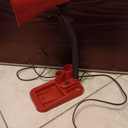 Desk lamp used in good condition