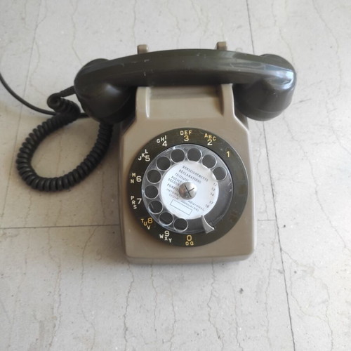 Telephone from the 1980s used, green wired