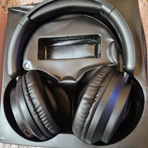 Lenovo EH140 Bluetooth headphones like new, over-ear with charging cable