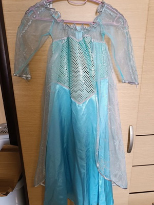 Frozen Disney costume Elsa and Anna like new for 8 years old