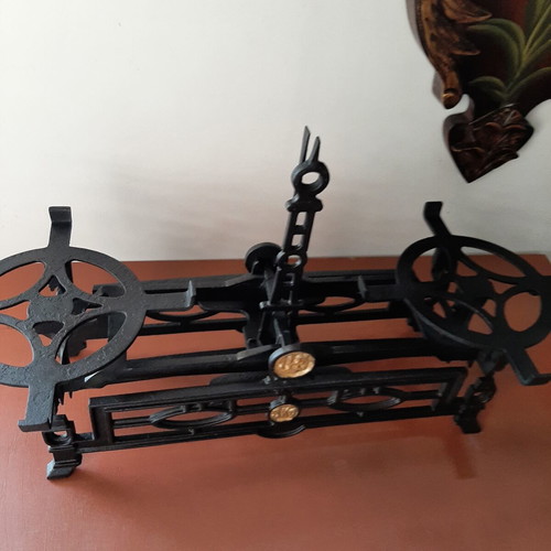 Old JE 5kg mechanical scale like new