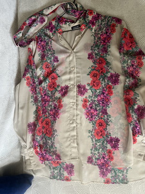 Iraida shirt one size oversized, like new, beige multicolor