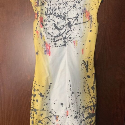 Dress with emoji design like new, size M, white and yellow