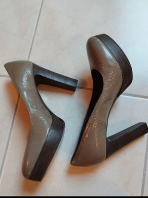 Wall Street pumps taupe leather, size 40