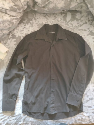 Men's black shirt size S like new