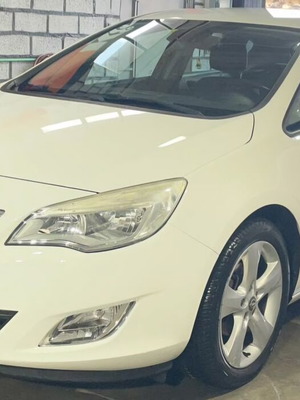 Opel Astra 2011 1.3 CDTI Ecoflex sedan used, full extra, 120hp