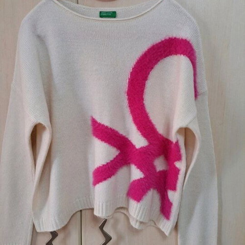 Benetton women's sweater new, white with fuchsia design