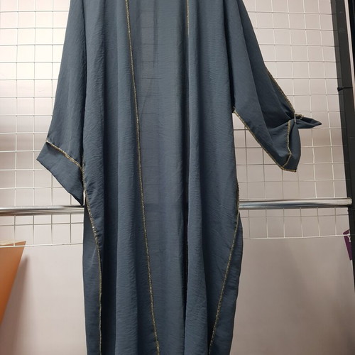 Stylish reversible long cape like new, gray and gold