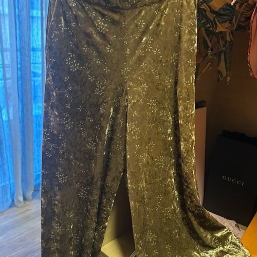 Zara pants gold like new, XS size