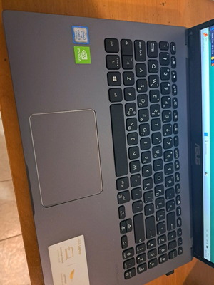 Asus Vivobook i5 8ης γενιάς φορητός υπολογιστής σαν καινούργιο, 500GB SSD, 8GB RAM, Nvidia κάρτα γραφικών