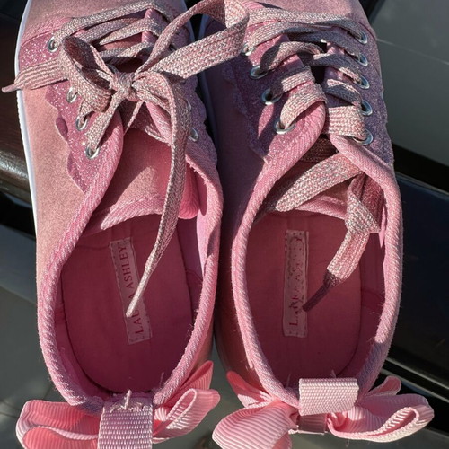 Laura Ashley girls canvas sneakers like new, size 32, pink