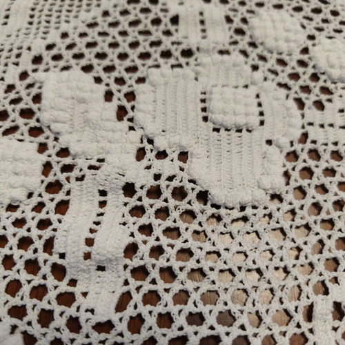 Handmade tablecloth like new, 160 cm diameter