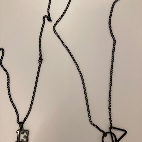Set of 3 men's necklaces like new