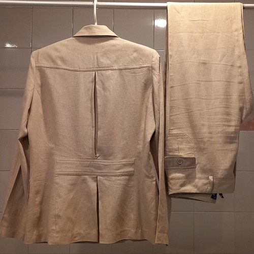 Beige Reitmans suit used in very good condition