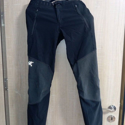 Arc'teryx pants size S-M like new, black