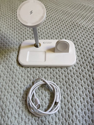 Tech-Protect MagSafe 3-in-1 Wireless Charger used for iPhone Watch AirPods