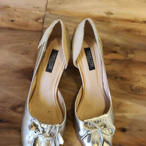 Nikki Me Pumps Size 37 Used Champagne Gold with Box and Heel Tips