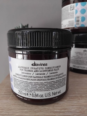 Davines Alchemic Creative Conditioner Lavender for Blonde Hair