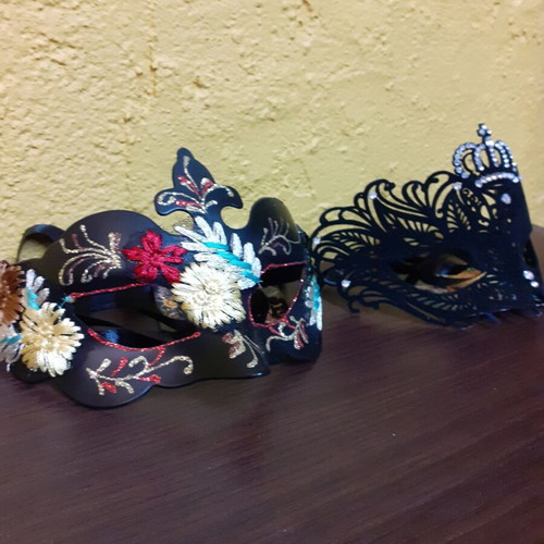 Carnival masks new, pack of 2 from Jumbo